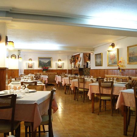 Hostal Pirineos Meliz Bielsa Eksteriør billede