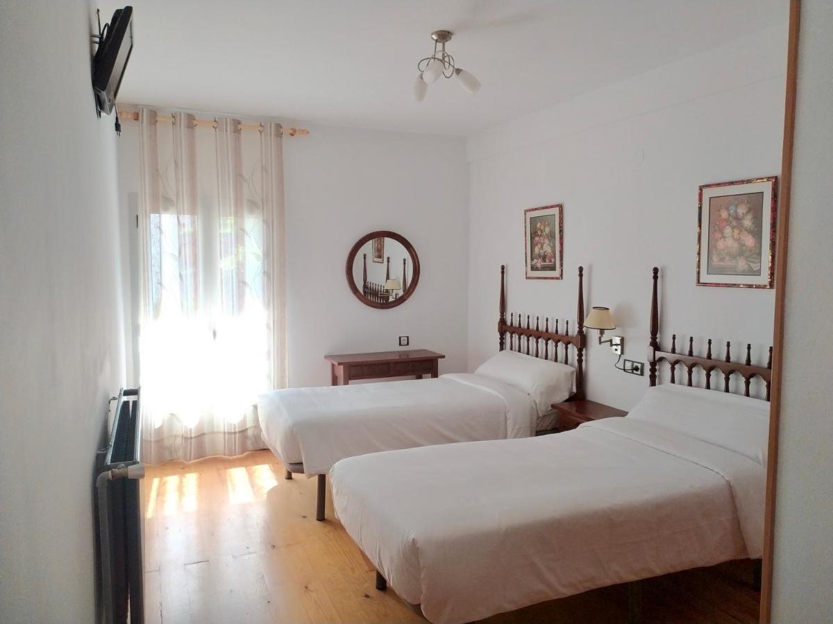 Hostal Pirineos Meliz Bielsa Eksteriør billede