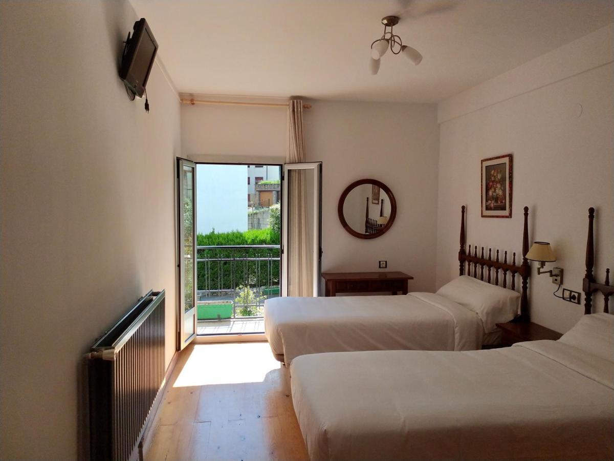 Hostal Pirineos Meliz Bielsa Eksteriør billede